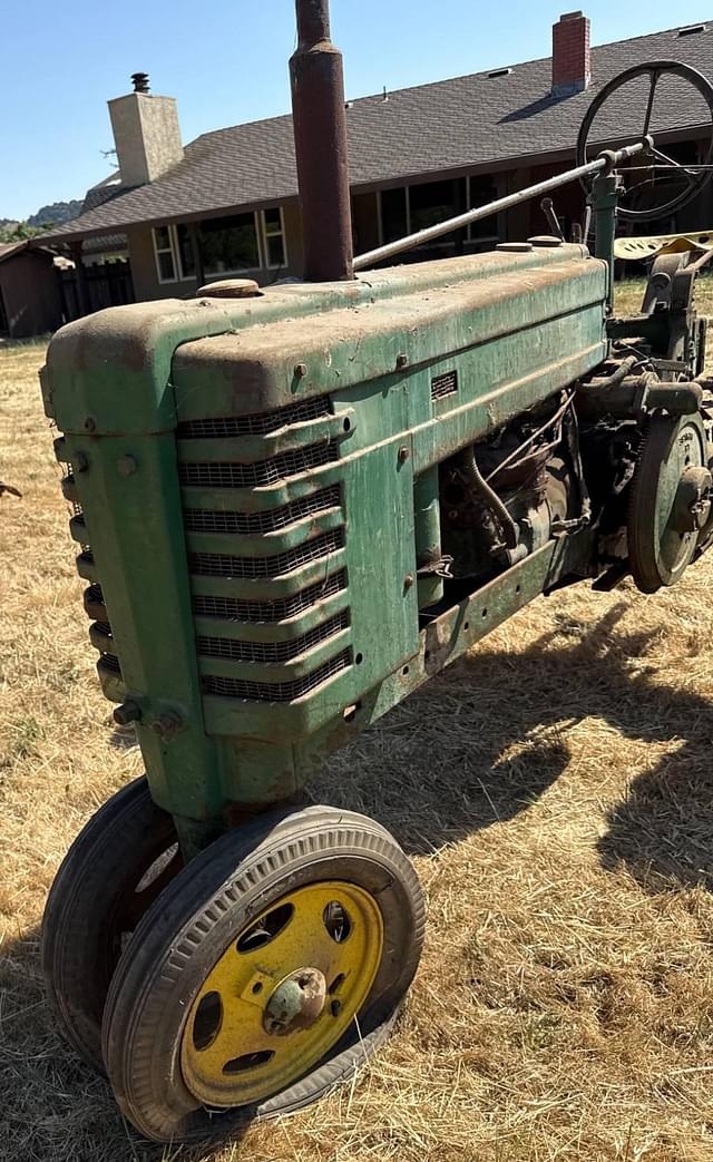 Image of John Deere H equipment image 3