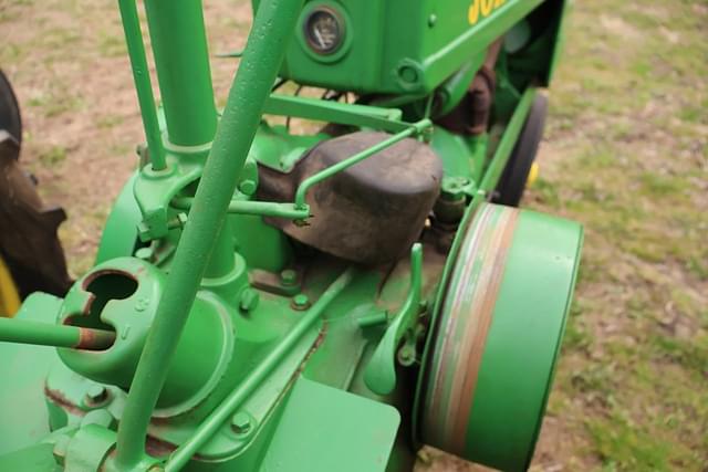 Image of John Deere H equipment image 3