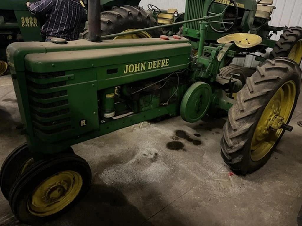 Image of John Deere H Primary image