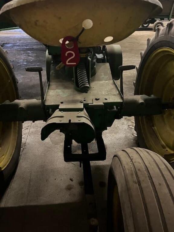 Image of John Deere H equipment image 4