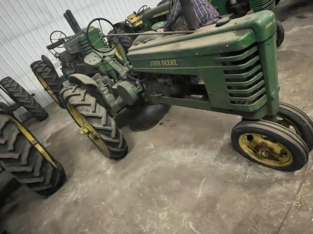 Image of John Deere H Image 0