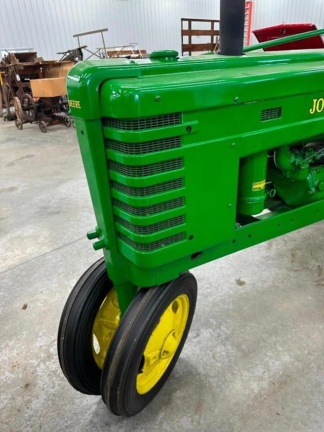 Image of John Deere H equipment image 1