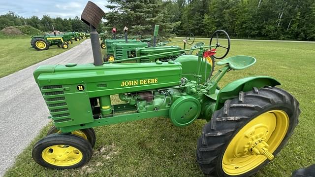 Image of John Deere H equipment image 1