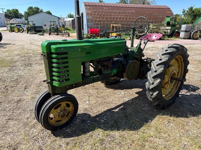 Image of John Deere H equipment image 1