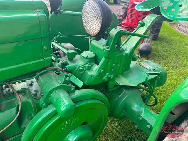 Image of John Deere H equipment image 4