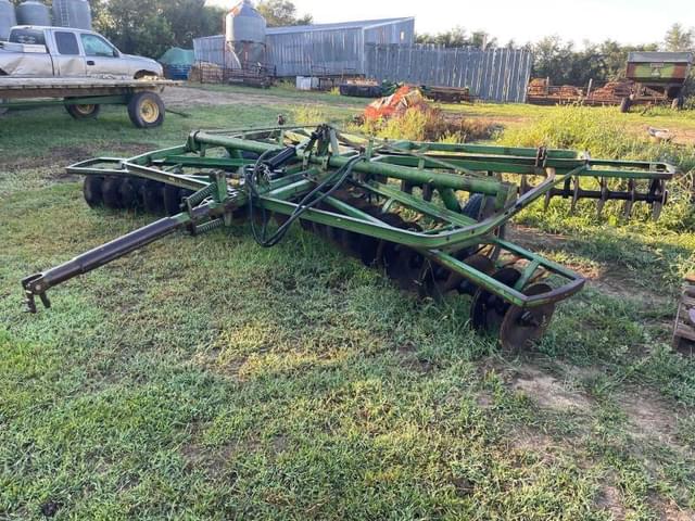 Image of John Deere H1000 equipment image 1