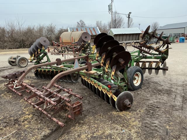 Image of John Deere H1110 equipment image 4