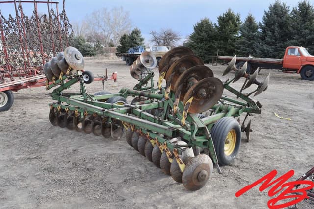 Image of John Deere H1110 equipment image 3