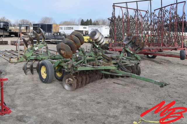 Image of John Deere H1110 equipment image 2