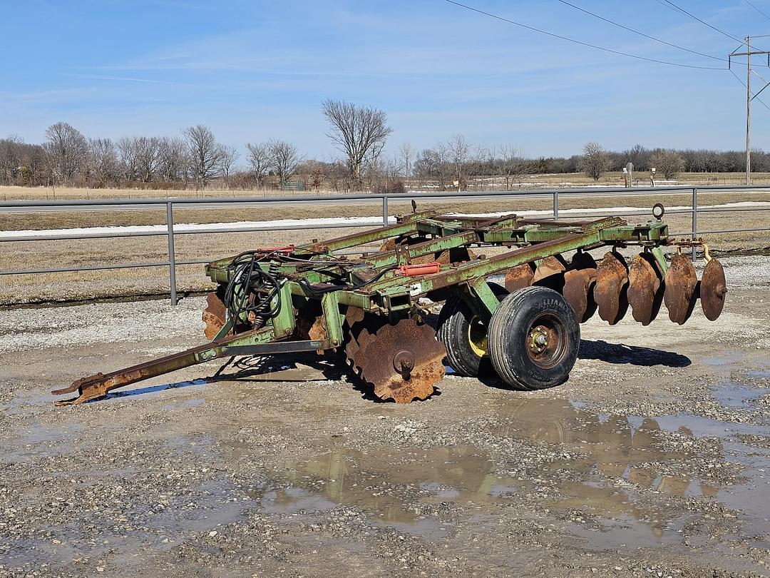 Image of John Deere 1520 Primary image