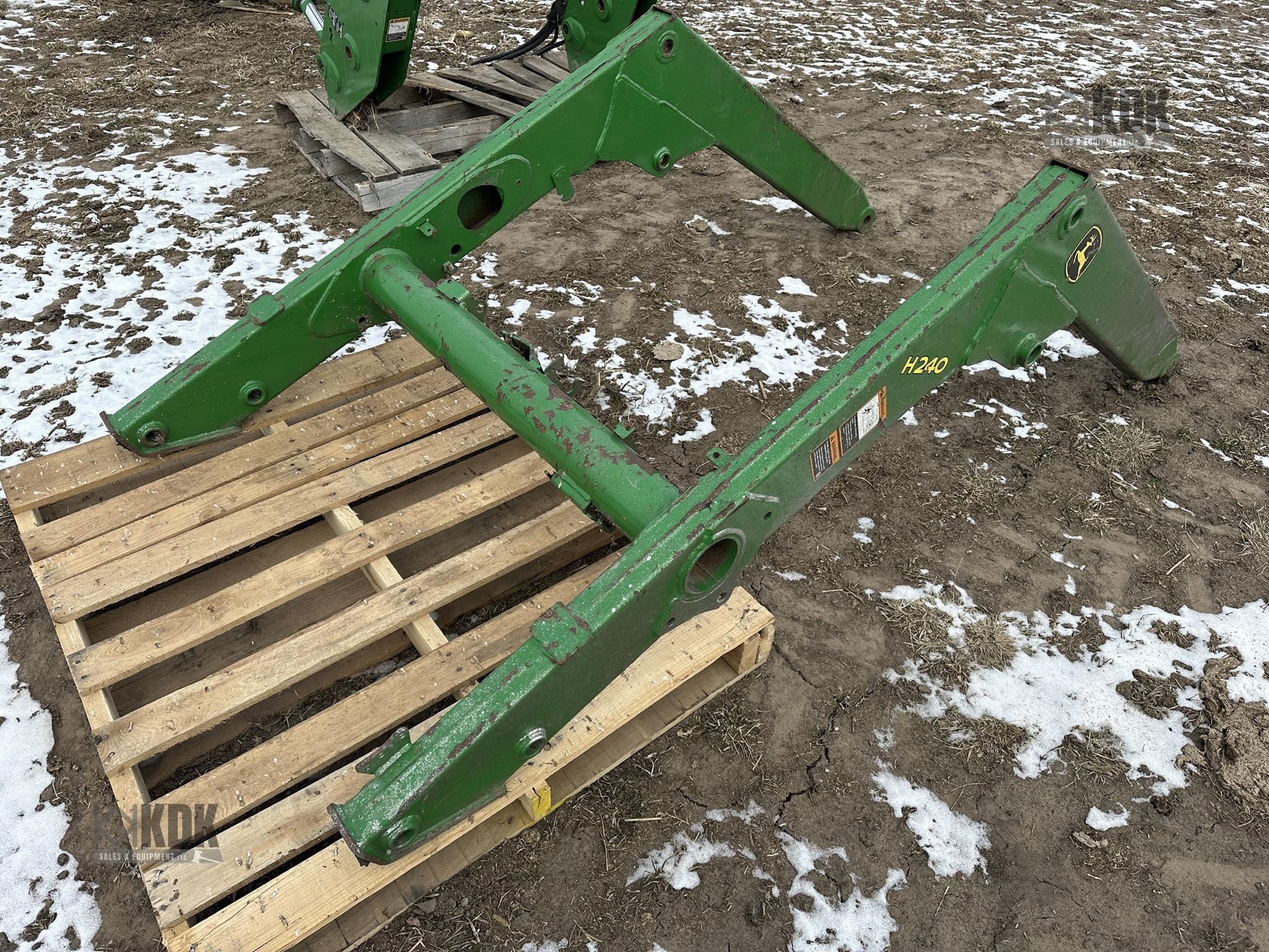 John Deere H240 Equipment Image0