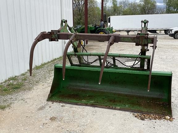 Image of John Deere Bucket Grapple equipment image 3