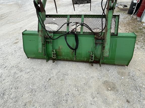 Image of John Deere Bucket Grapple equipment image 4