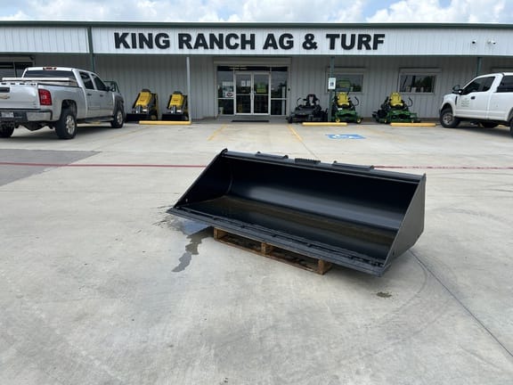 John Deere Bucket Equipment Image0