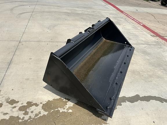Image of John Deere Bucket equipment image 2