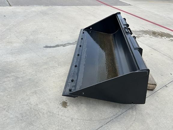 Image of John Deere Bucket equipment image 3