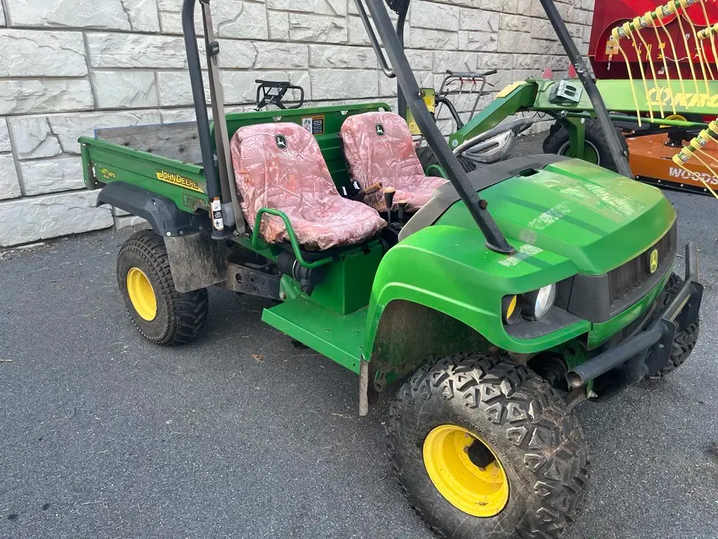 John Deere Gator HPX Equipment Image0