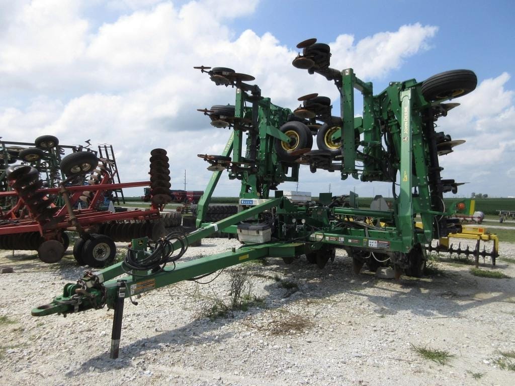 John Deere 2510H Equipment Image0