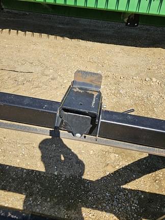 Image of Undetermined Header Trailer equipment image 4
