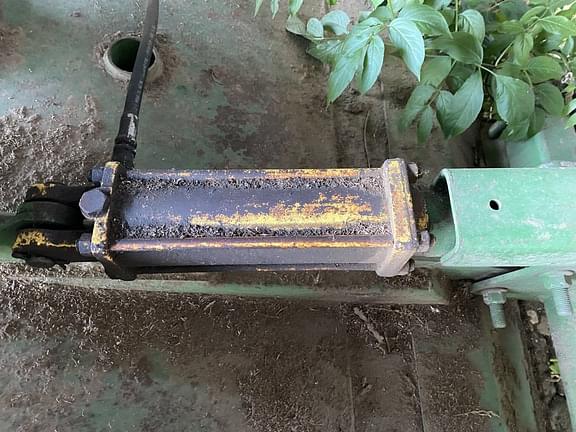 Image of John Deere HX10 equipment image 4