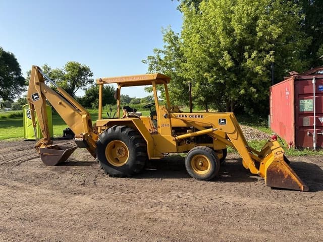 Image of John Deere 410 equipment image 1