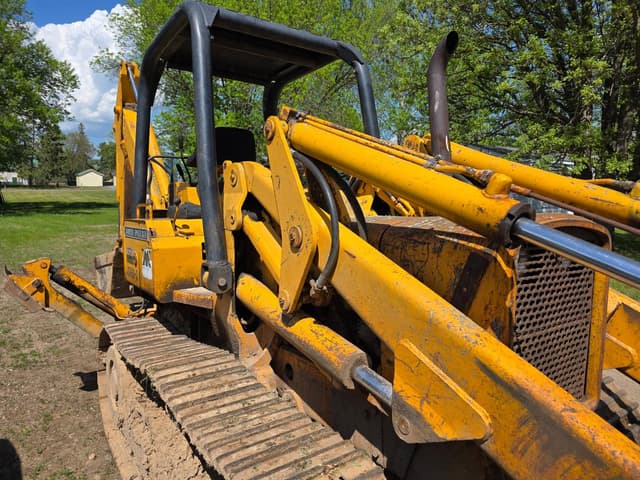 Image of John Deere 450C equipment image 4