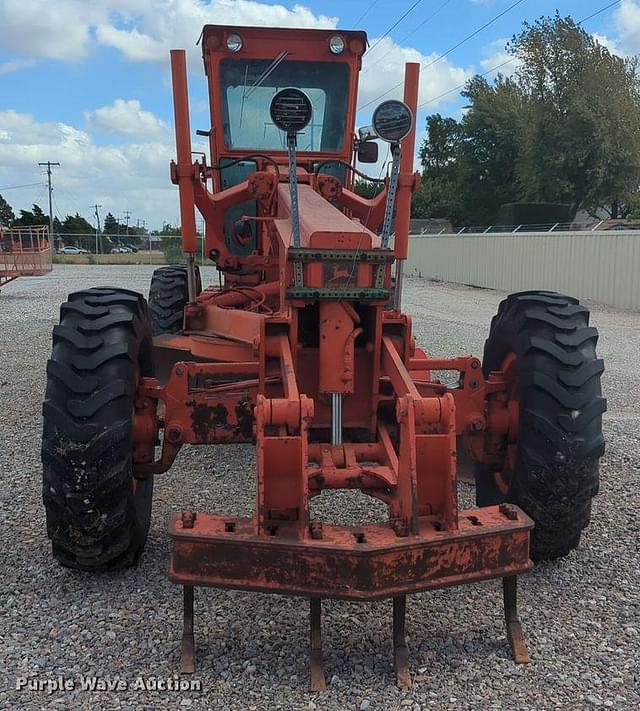 Image of John Deere JD670-A equipment image 1