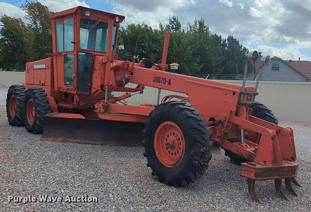 Image of John Deere JD670-A equipment image 2