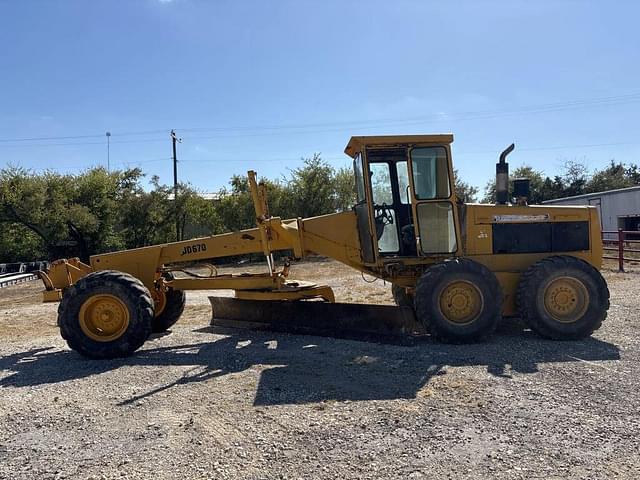 Image of John Deere 670 equipment image 1