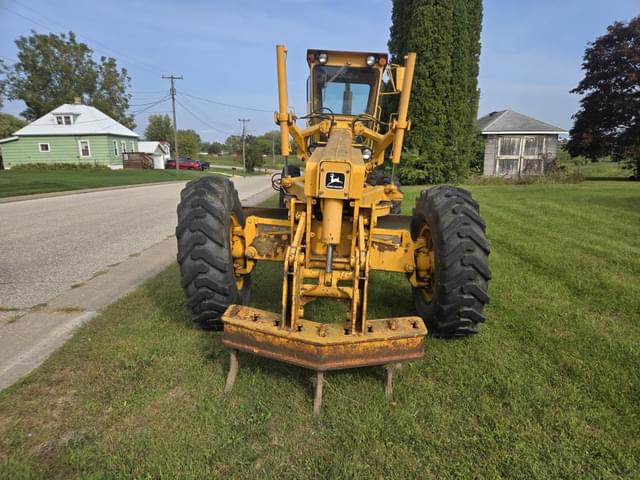 Image of John Deere 770 equipment image 4
