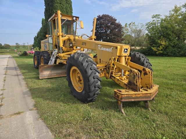 Image of John Deere 770 equipment image 1