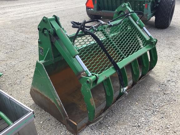 Image of John Deere Bucket Grapple equipment image 1