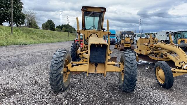 Image of John Deere 570A equipment image 1