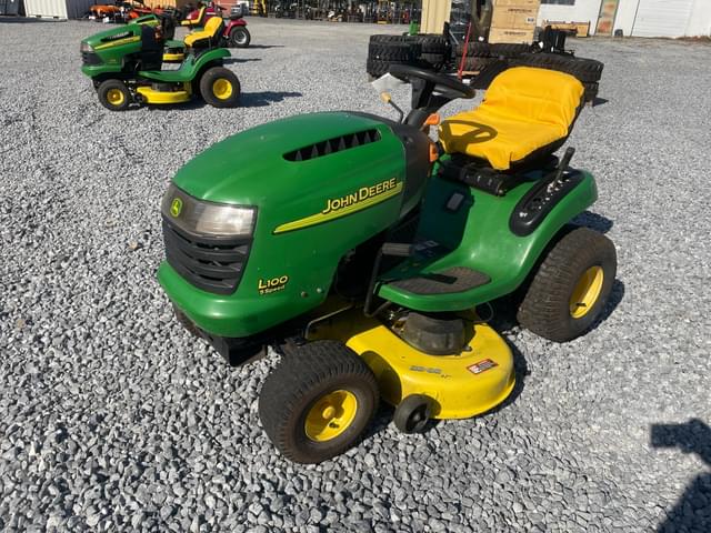 Image of John Deere L100 equipment image 1