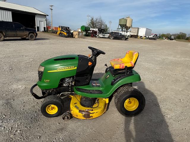 Image of John Deere L100 equipment image 3