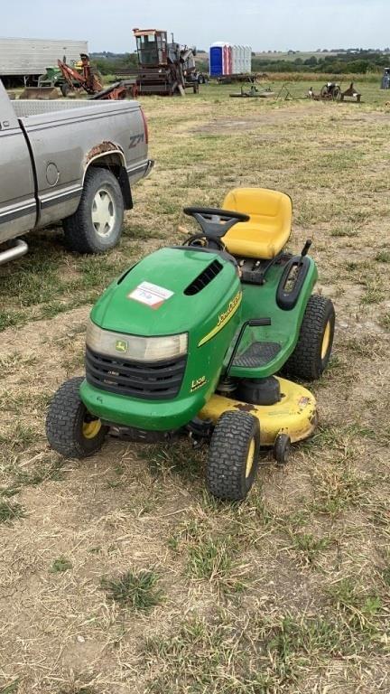 Image of John Deere L108 equipment image 1