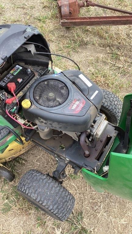 Image of John Deere L108 equipment image 3