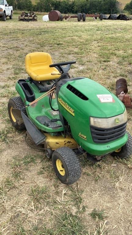 Image of John Deere L108 equipment image 2
