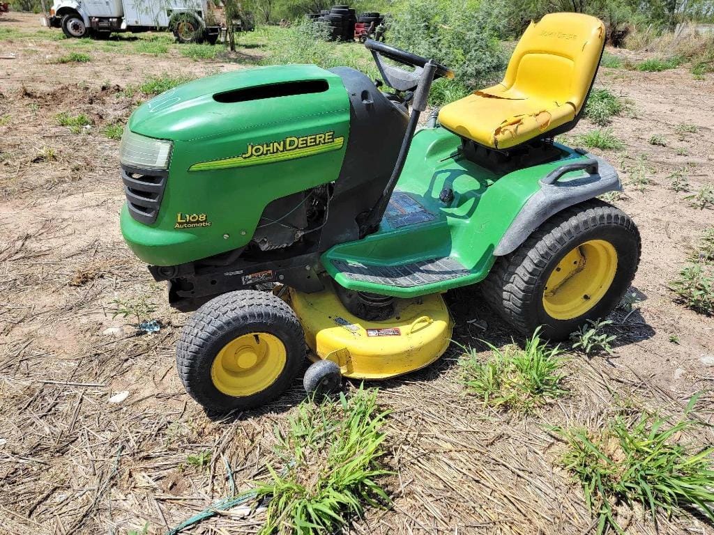 Main image John Deere L108