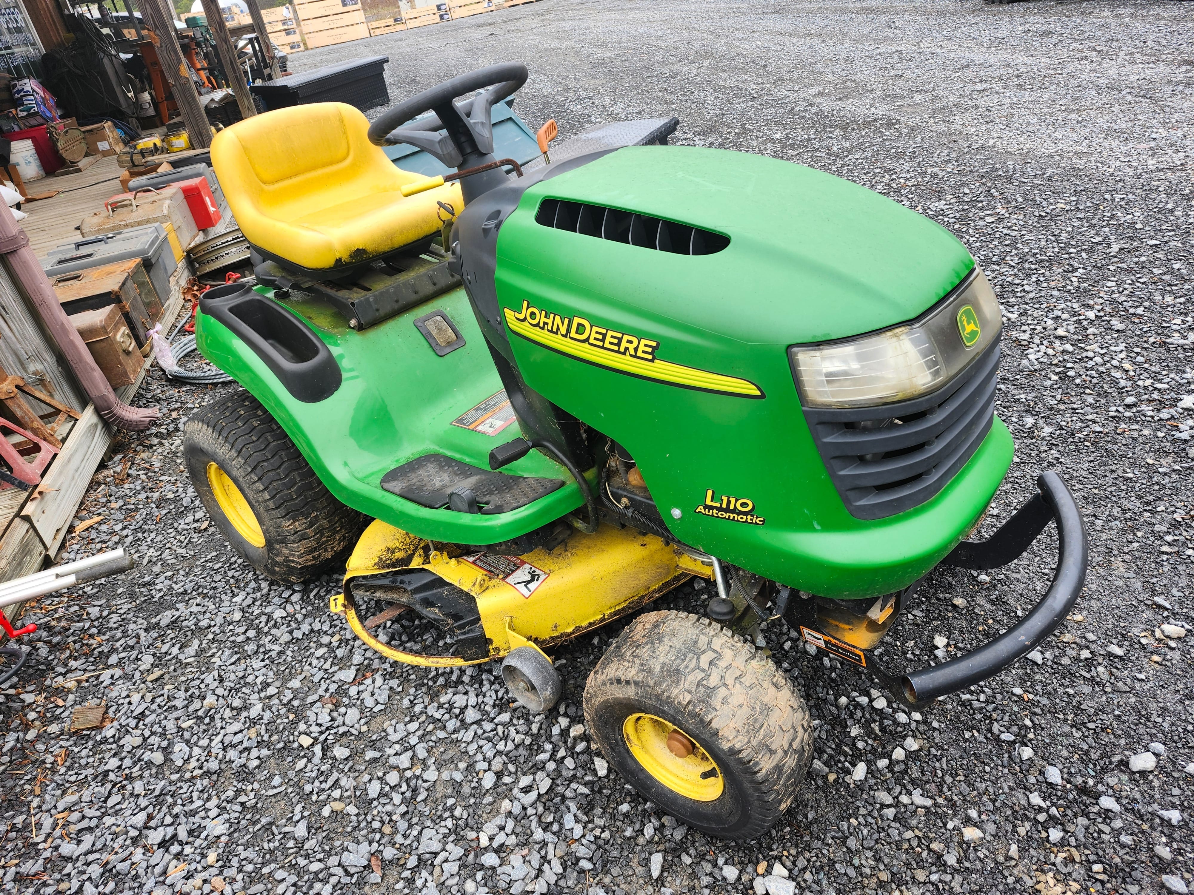 John Deere L110 Equipment Image0