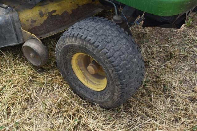 Image of John Deere L110 equipment image 3