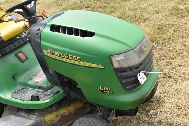 Image of John Deere L110 equipment image 4
