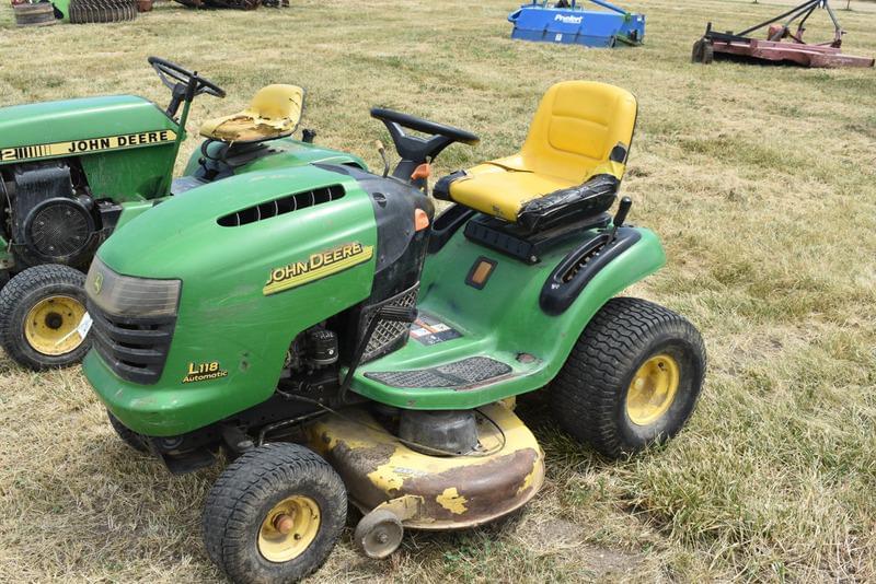 Image of John Deere L110 Primary image