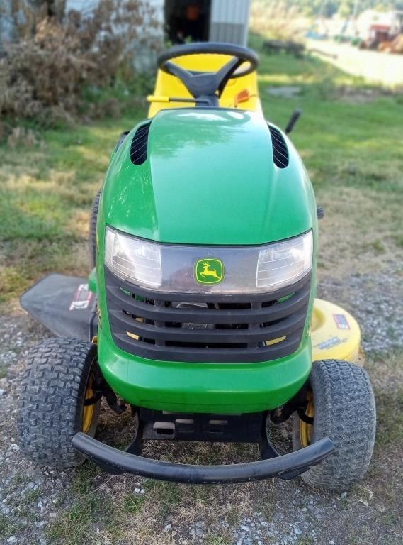 Image of John Deere L110 equipment image 1