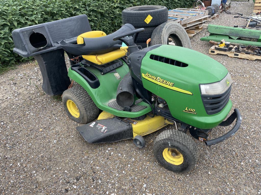 Image of John Deere L110 Image 0