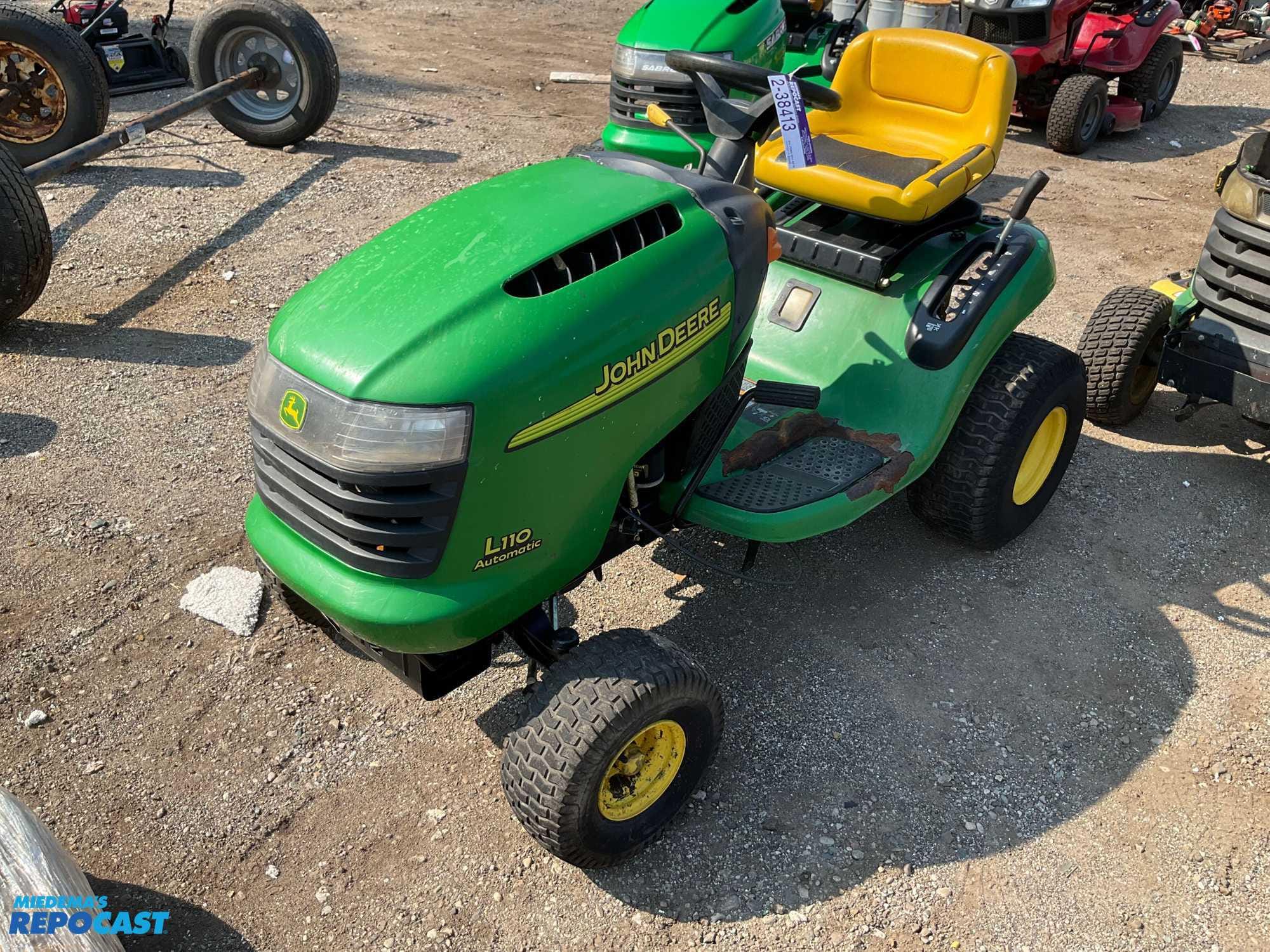 Main image John Deere L110