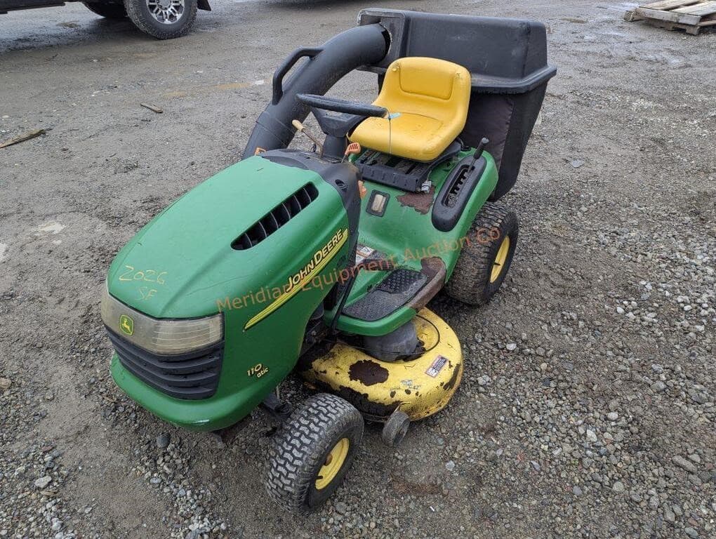 Image of John Deere L110 Primary image