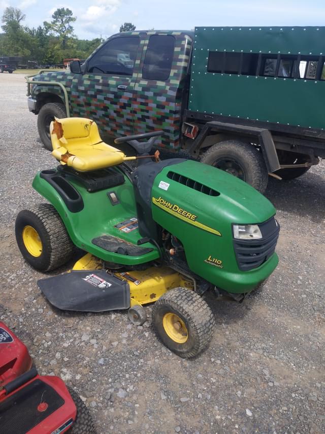 Image of John Deere L110 equipment image 2