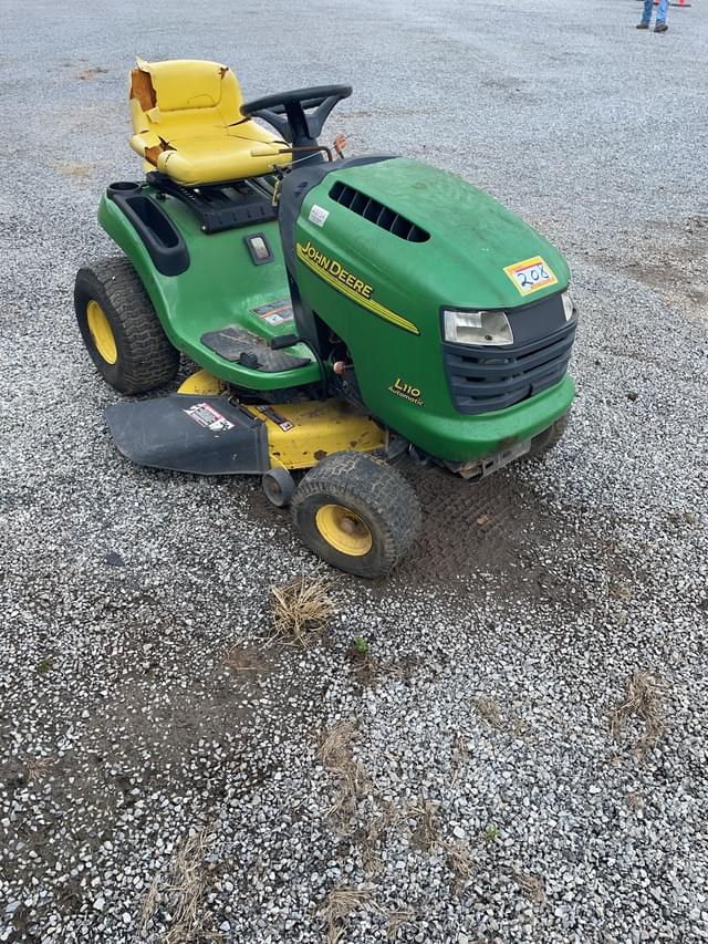 Image of John Deere L110 equipment image 4