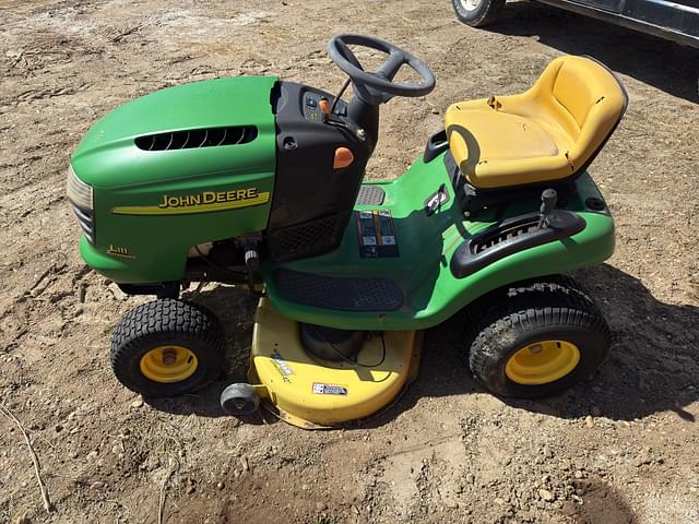 Image of John Deere L111 equipment image 4